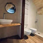 Classe 51 - Con Jacuzzi - Bed & Breakfast