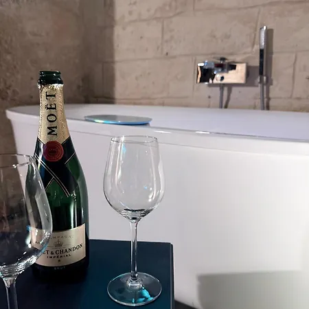 Classe 51 - Con Jacuzzi - 3*